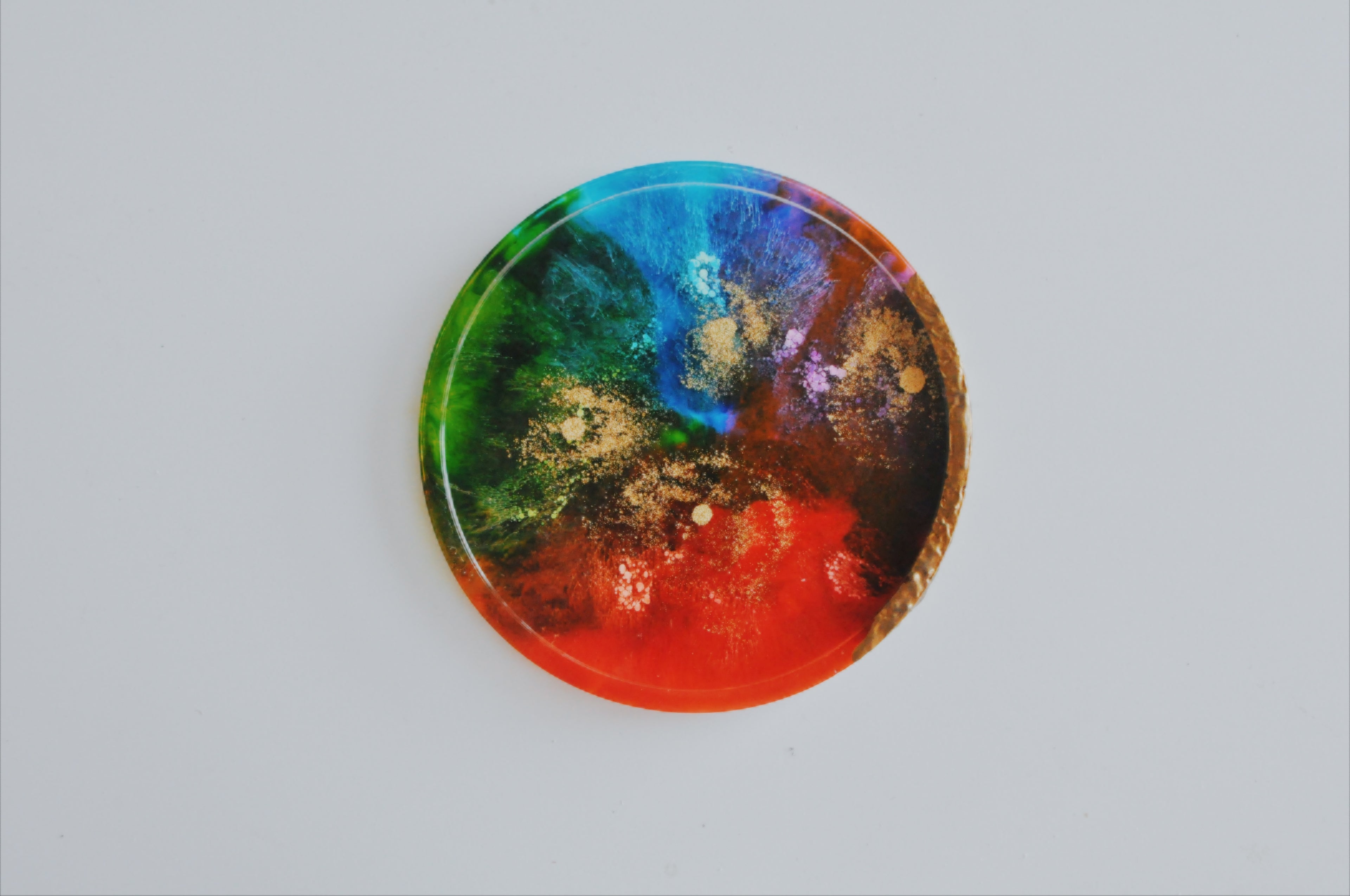 彩虹色環 樹脂渲染冷水盤 Prism Halo | Resin rendering cold water coaster