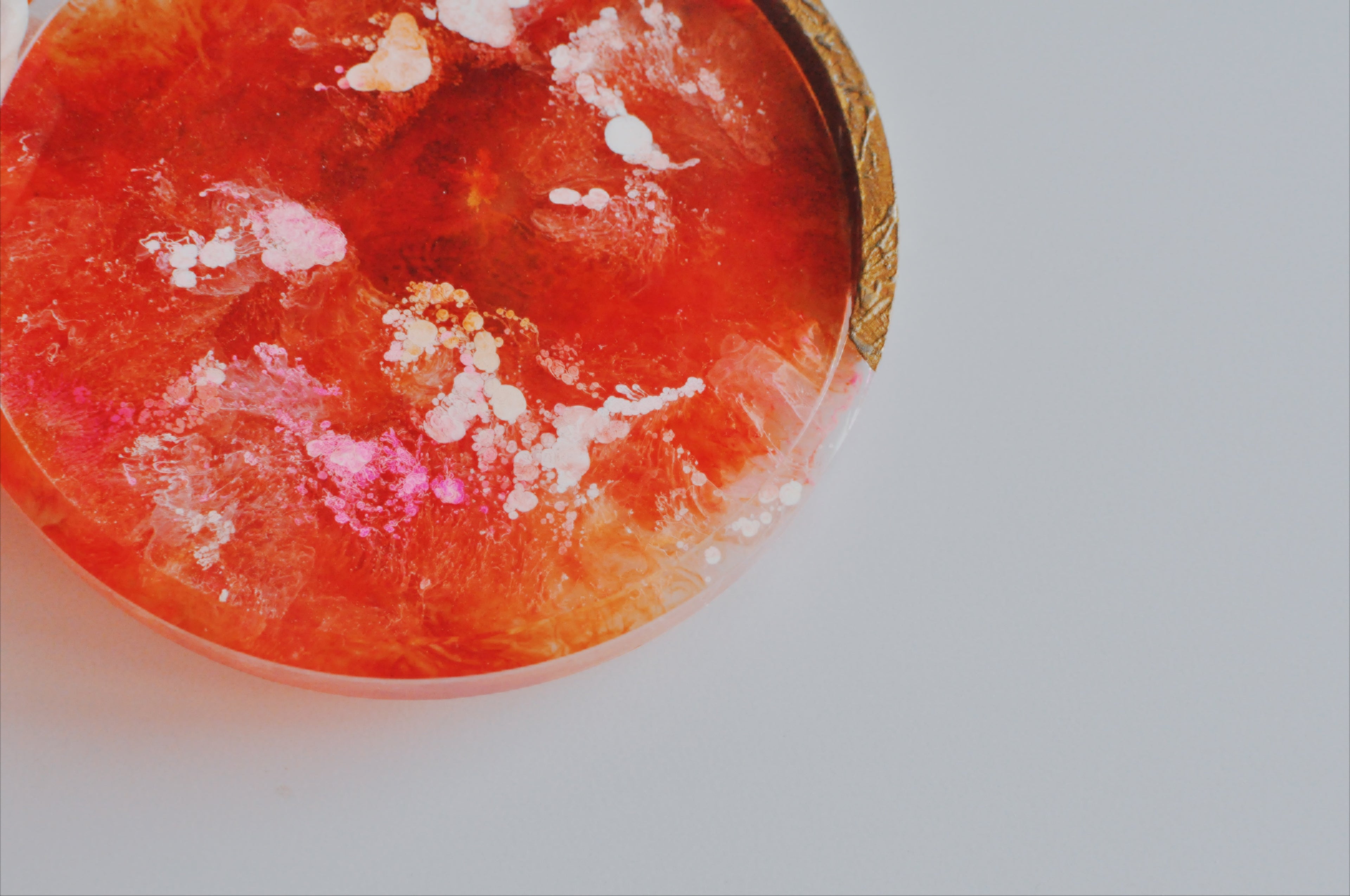 艷花潮紅 樹脂渲染冷水盤 Crimson Bloom | Resin rendering cold water coaster